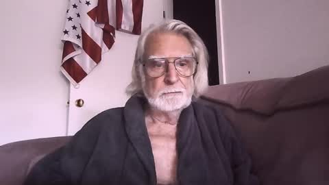 AlphaUniform online show from June 1, 2026, 7:26 pm