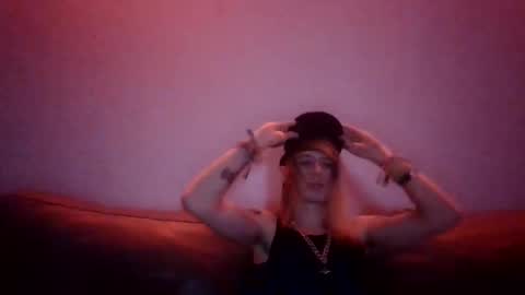 Snapshot of altboy010 chatting on October 30, 2025, 6:52 pm altboy010 online show from October 30, 2025, 6:52 pm