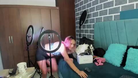 Snapshot of alterego1__ chatting on September 23, 2025, 12:19 pm Alter online show from September 23, 2025, 12:19 pm