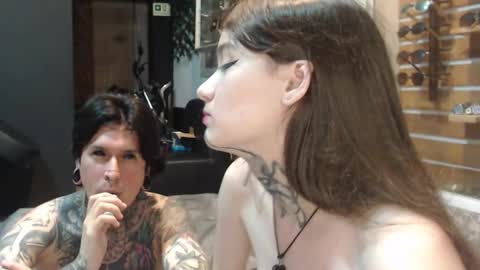 Snapshot of alucardcarmilaa chatting on November 6, 2025, 4:24 am Alucard Carmila online show from November 6, 2025, 4:24 am