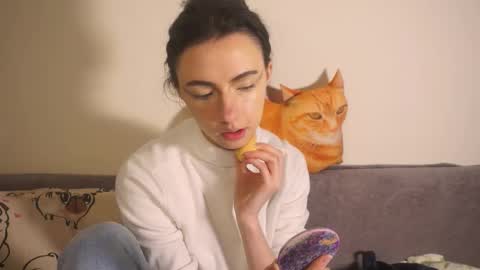 alvanalbach online show from October 31, 2025, 8:04 am