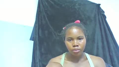 alydie7 online show from April 14, 2026, 2:28 am