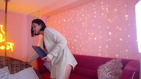 alyn online show from February 4, 2025, 6:38 pm
