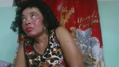 alypierette online show from November 28, 2025, 7:49 pm