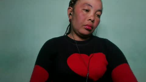 Snapshot of alypierette chatting on June 24, 2026, 7:24 pm alypierette online show from June 24, 2026, 7:24 pm