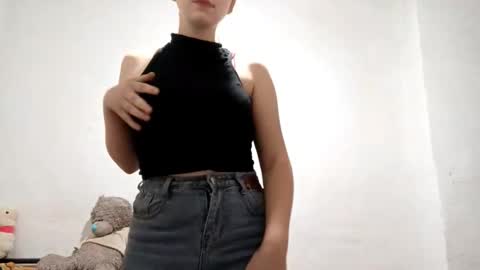 Zara online show from December 22, 2025, 5:54 pm