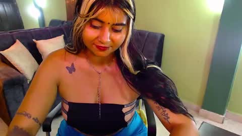 Snapshot of alyshachopra chatting on March 1, 2025, 5:42 am ALYSHA online show from March 1, 2025, 5:42 am