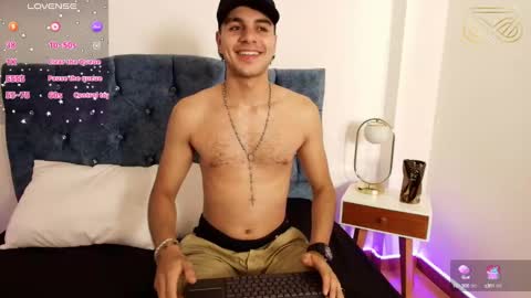 Snapshot of amadeo_wild chatting on December 6, 2024, 2:13 am Amadeo Wild online show from December 6, 2024, 2:13 am