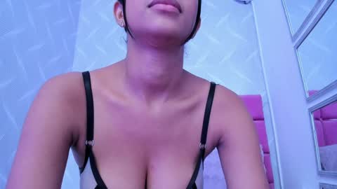Snapshot of amaia_baez chatting on January 26, 2025, 1:52 am AMAIA online show from January 26, 2025, 1:52 am