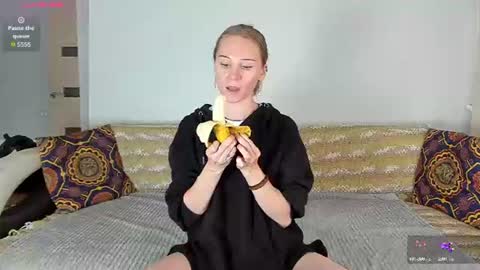 Snapshot of amalia_mio chatting on July 19, 2026, 9:02 am Amalia online show from July 19, 2026, 9:02 am