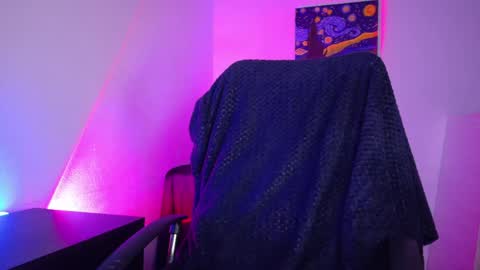 Snapshot of amalia_rosse_ chatting on May 8, 2026, 11:10 pm Amalia Im Back See you soon this January 7 at 10 pm Colombia time online show from May 8, 2026, 11:10 pm