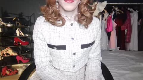 Snapshot of amaliecd chatting on January 9, 2025, 8:55 pm Amalie online show from January 9, 2025, 8:55 pm