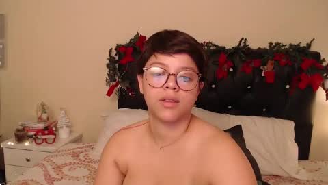 Snapshot of amand1_sweet chatting on December 4, 2024, 7:23 pm online show from December 4, 2024, 7:23 pm