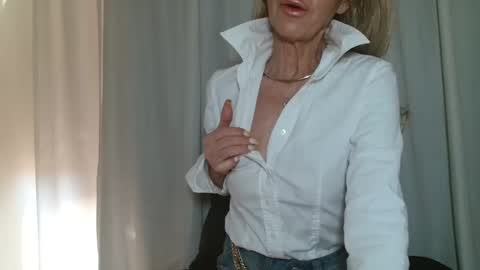 Snapshot of amanda0803 chatting on February 21, 2025, 1:11 pm Angel or Demon online show from February 21, 2025, 1:11 pm