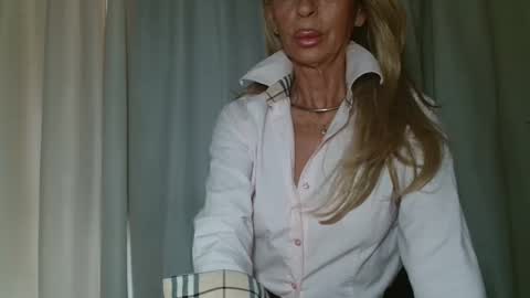 Snapshot of amanda0803 chatting on February 26, 2025, 11:09 am Angel or Demon online show from February 26, 2025, 11:09 am