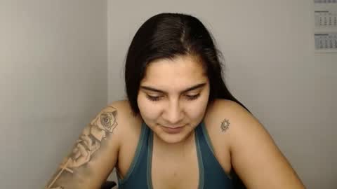 The queen of the biceps  online show from February 3, 2025, 11:58 pm