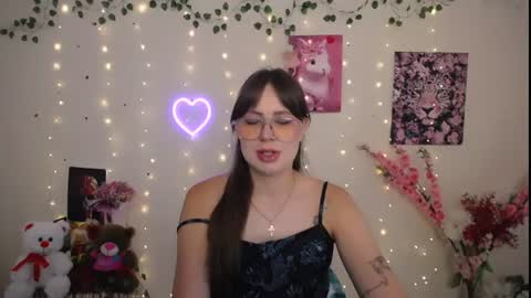 Snapshot of amanda_bright_ chatting on July 4, 2026, 7:03 am amanda_bright_ online show from July 4, 2026, 7:03 am
