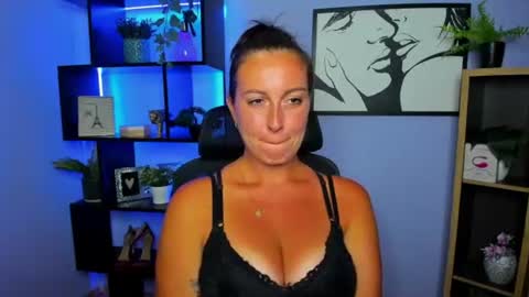 Amanda online show from July 30, 2026, 2:38 pm