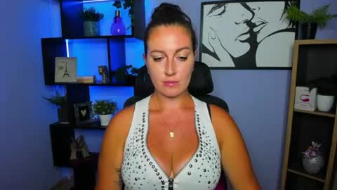 Amanda online show from August 4, 2026, 1:25 pm