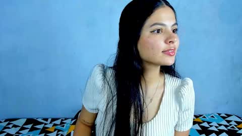 Snapshot of amanda_lorense chatting on February 13, 2026, 5:03 am Thalia online show from February 13, 2026, 5:03 am