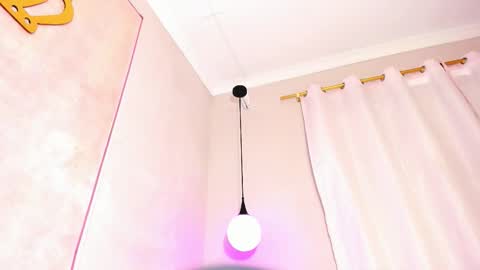 Amanda Marcuzzi  online show from October 25, 2025, 11:51 am