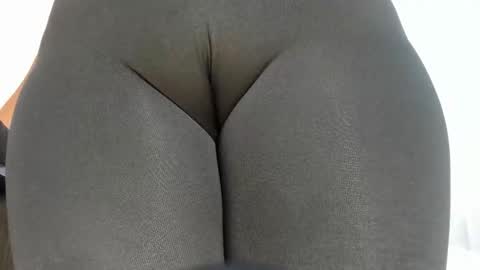 Amanda Marcuzzi  online show from November 4, 2025, 12:04 pm