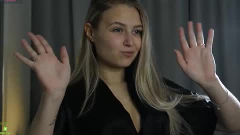 Snapshot of amanda_sayhey chatting on November 5, 2025, 7:25 pm online show from November 5, 2025, 7:25 pm