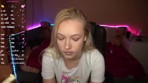 Amanda online show from October 15, 2025, 8:14 am