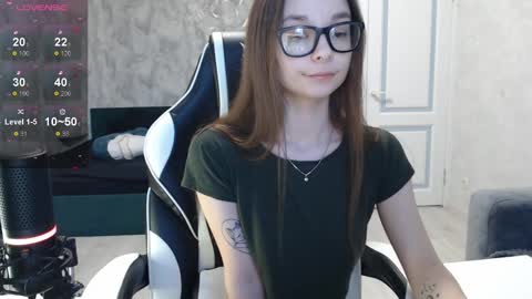 Mila online show from February 6, 2025, 2:15 pm