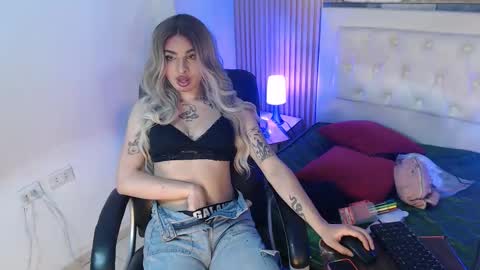 amapola_hs online show from October 14, 2025, 11:16 pm