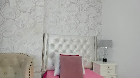 Snapshot of amara_rousse chatting on November 12, 2025, 11:32 am amara_rousse online show from November 12, 2025, 11:32 am