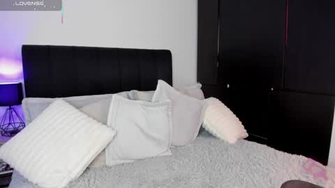 Snapshot of amara_vause chatting on February 1, 2025, 1:44 am - A M A R A - online show from February 1, 2025, 1:44 am