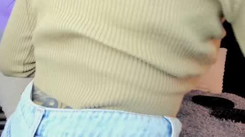 Snapshot of amara_vause chatting on October 5, 2025, 12:42 am - A M A R A - online show from October 5, 2025, 12:42 am