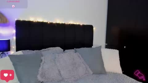 Snapshot of amara_vause chatting on October 29, 2025, 4:15 am - A M A R A - online show from October 29, 2025, 4:15 am