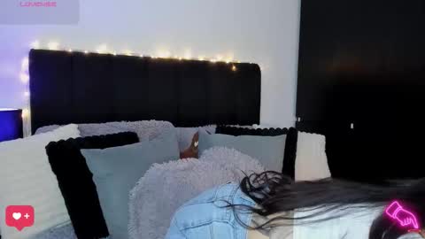 Snapshot of amara_vause chatting on October 30, 2025, 3:08 am - A M A R A - online show from October 30, 2025, 3:08 am