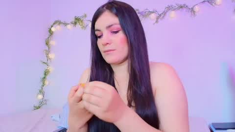 Amara Vega  online show from April 16, 2026, 1:01 pm