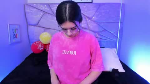 Snapshot of amara_velle chatting on June 30, 2026, 12:17 pm amara velle online show from June 30, 2026, 12:17 pm