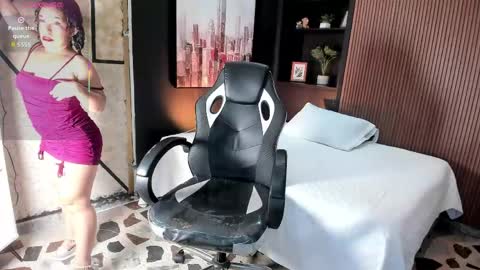 Snapshot of amaragrey_ chatting on June 1, 2026, 7:59 pm Amara online show from June 1, 2026, 7:59 pm