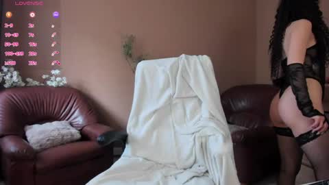 amateur_fitbabex online show from April 13, 2026, 5:13 am