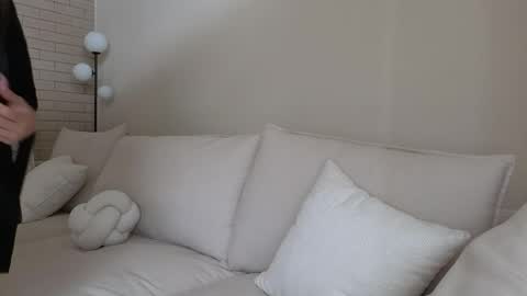 amaya_floress online show from April 11, 2026, 6:23 pm