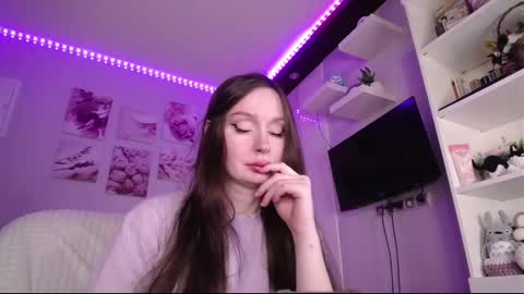 amazing_agness online show from March 8, 2025, 8:11 am