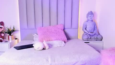 ambar_gh1 online show from February 25, 2026, 3:27 am