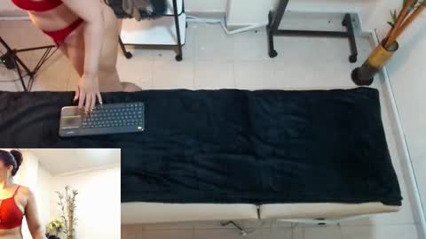 Snapshot of ambar_jonesx chatting on November 8, 2025, 11:43 am Ambar Jones online show from November 8, 2025, 11:43 am