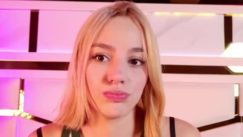 Snapshot of ambar_rosse25 chatting on November 28, 2025, 11:35 am Julieta online show from November 28, 2025, 11:35 am