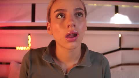 Snapshot of ambar_rosse25 chatting on December 16, 2025, 11:37 am Julieta online show from December 16, 2025, 11:37 am