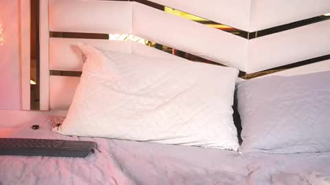 Snapshot of ambar_rosse25 chatting on February 21, 2026, 11:33 am Julieta online show from February 21, 2026, 11:33 am