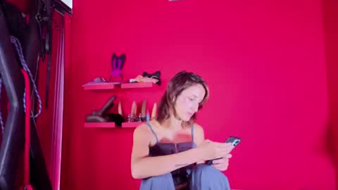 Snapshot of ambar_roux1 chatting on October 29, 2025, 1:46 pm ambar_roux1 online show from October 29, 2025, 1:46 pm