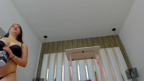 Snapshot of ambargills chatting on November 11, 2025, 2:06 pm AmbarGills online show from November 11, 2025, 2:06 pm