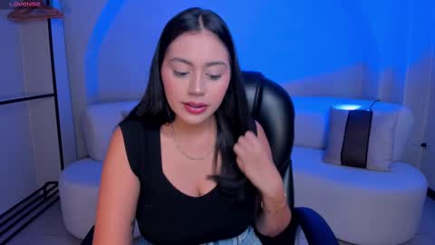 Snapshot of ambarjames_ chatting on October 4, 2025, 12:03 pm Ambar online show from October 4, 2025, 12:03 pm