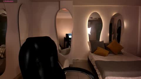 Snapshot of ambarjames_ chatting on November 2, 2025, 12:07 pm Ambar online show from November 2, 2025, 12:07 pm